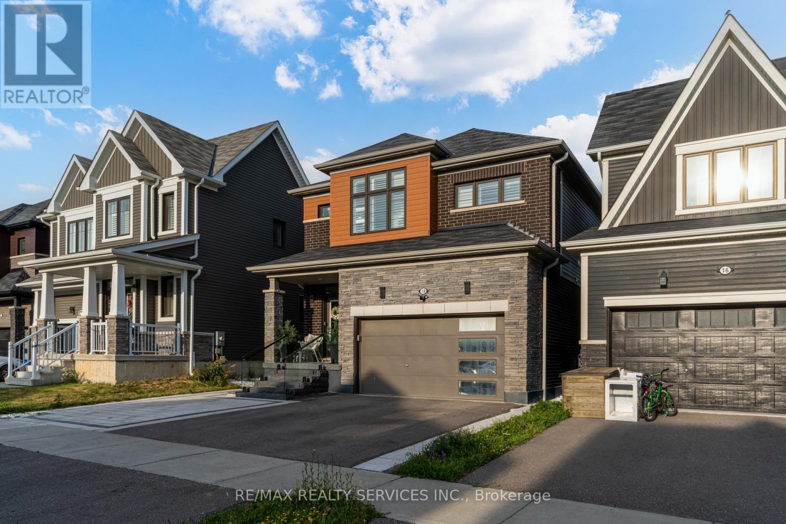 18 Lise Lane, Haldimand, Ontario  N3W 0C8 - Photo 2 - X12463837