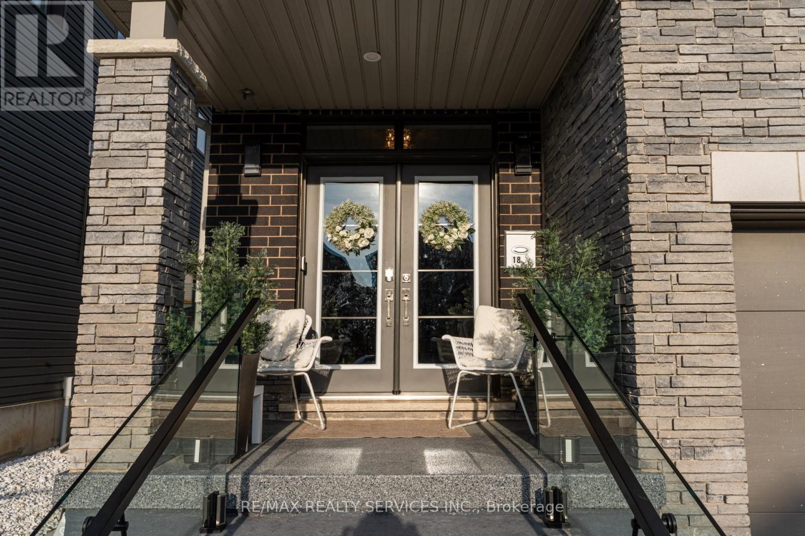 18 Lise Lane, Haldimand, Ontario  N3W 0C8 - Photo 5 - X12463837
