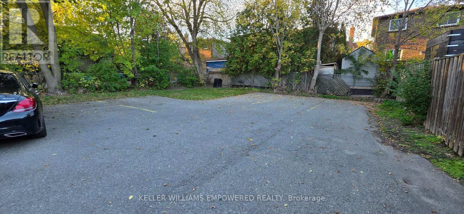 Main Floor - 89 Centre Street E, Richmond Hill, Ontario  L4C 1A3 - Photo 2 - N12438063