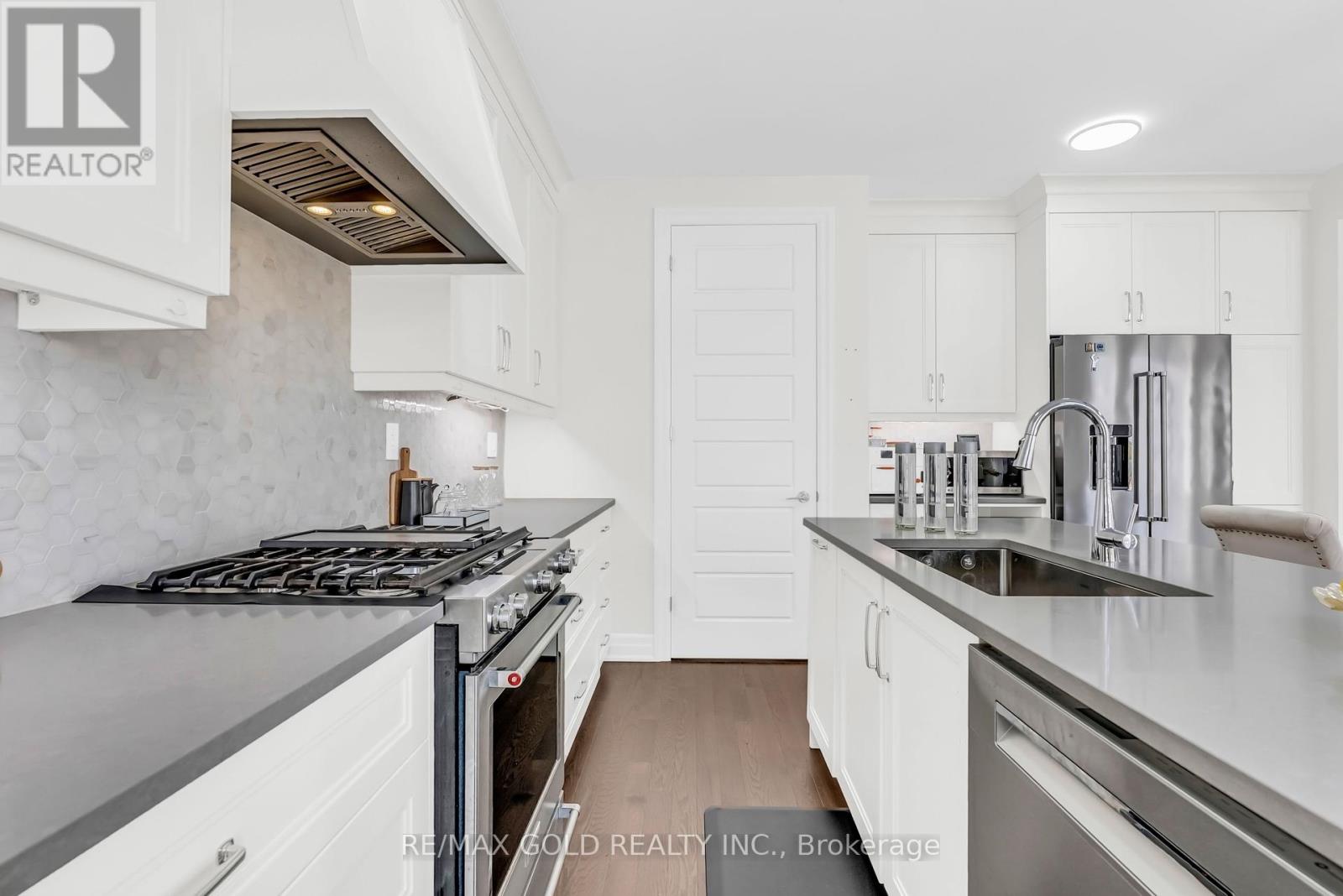 1504 Kitchen Court, Milton, Ontario  L9E 1Y8 - Photo 22 - W12463750
