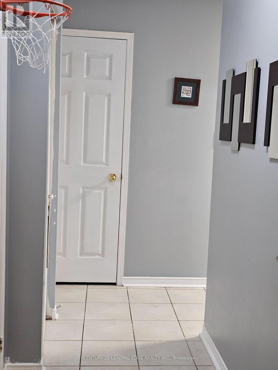 105 - 32 Tannery Street, Mississauga, Ontario  L5M 6T6 - Photo 10 - W12463790