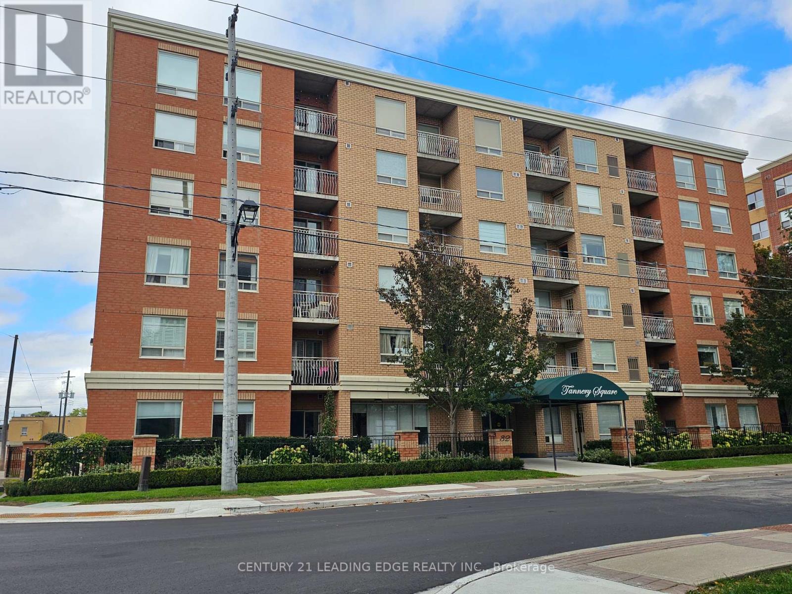 105 - 32 Tannery Street, Mississauga, Ontario  L5M 6T6 - Photo 2 - W12463790