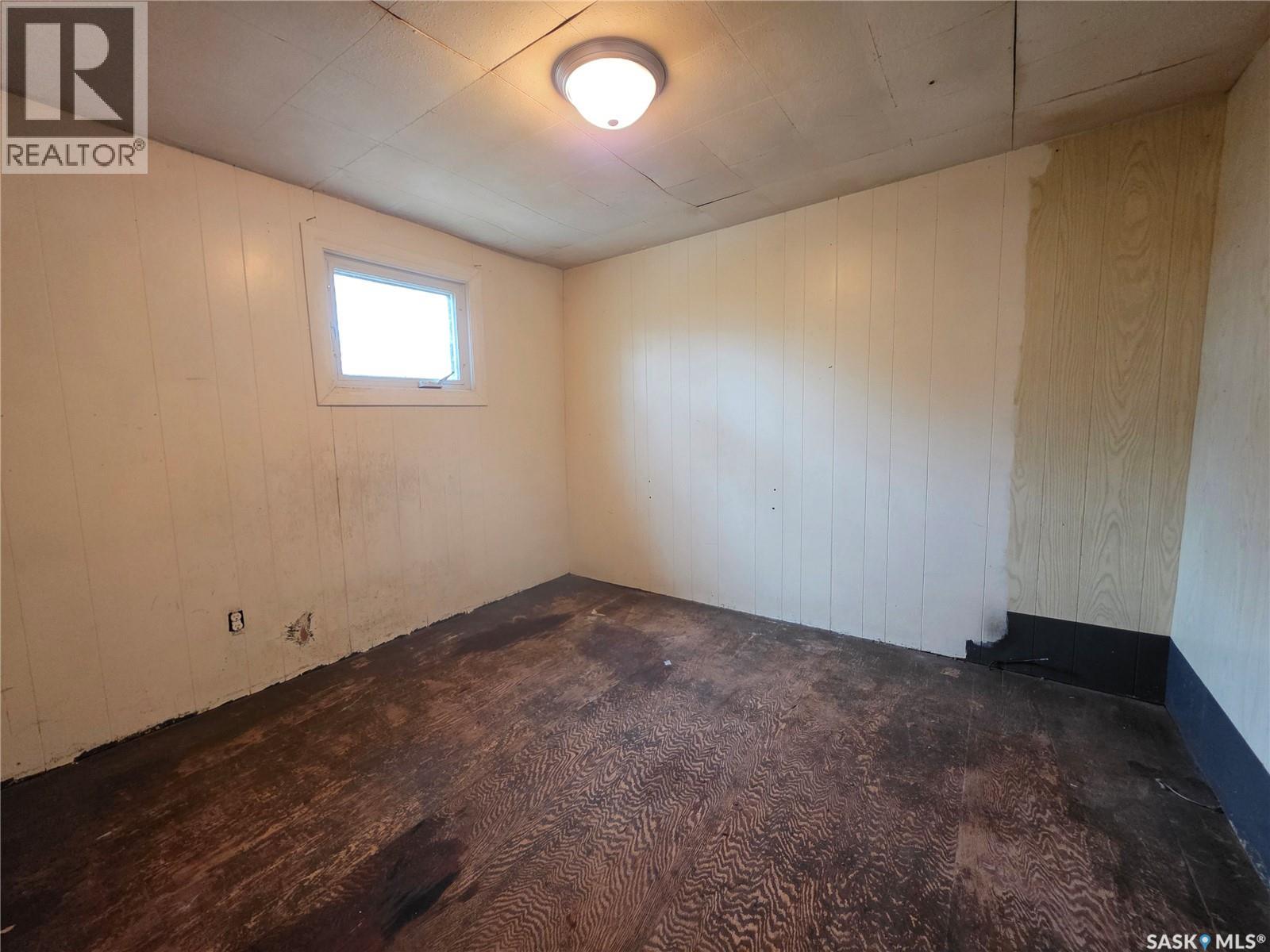 927 North Railway Street E, Swift Current, Saskatchewan  S9H 1E4 - Photo 11 - SK020804