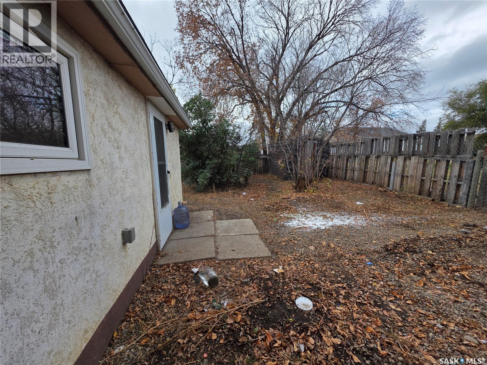 927 North Railway Street E, Swift Current, Saskatchewan  S9H 1E4 - Photo 27 - SK020804