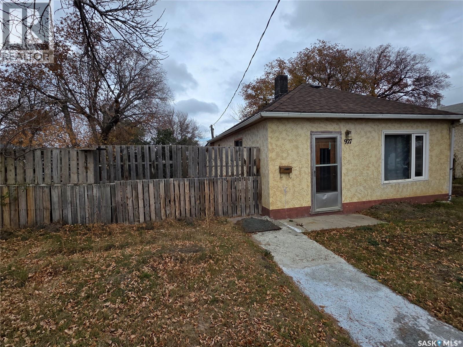 927 North Railway Street E, Swift Current, Saskatchewan  S9H 1E4 - Photo 28 - SK020804