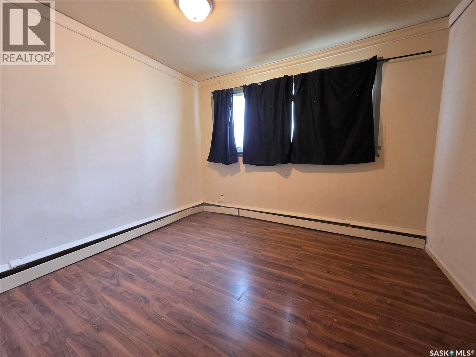 927 North Railway Street E, Swift Current, Saskatchewan  S9H 1E4 - Photo 8 - SK020804