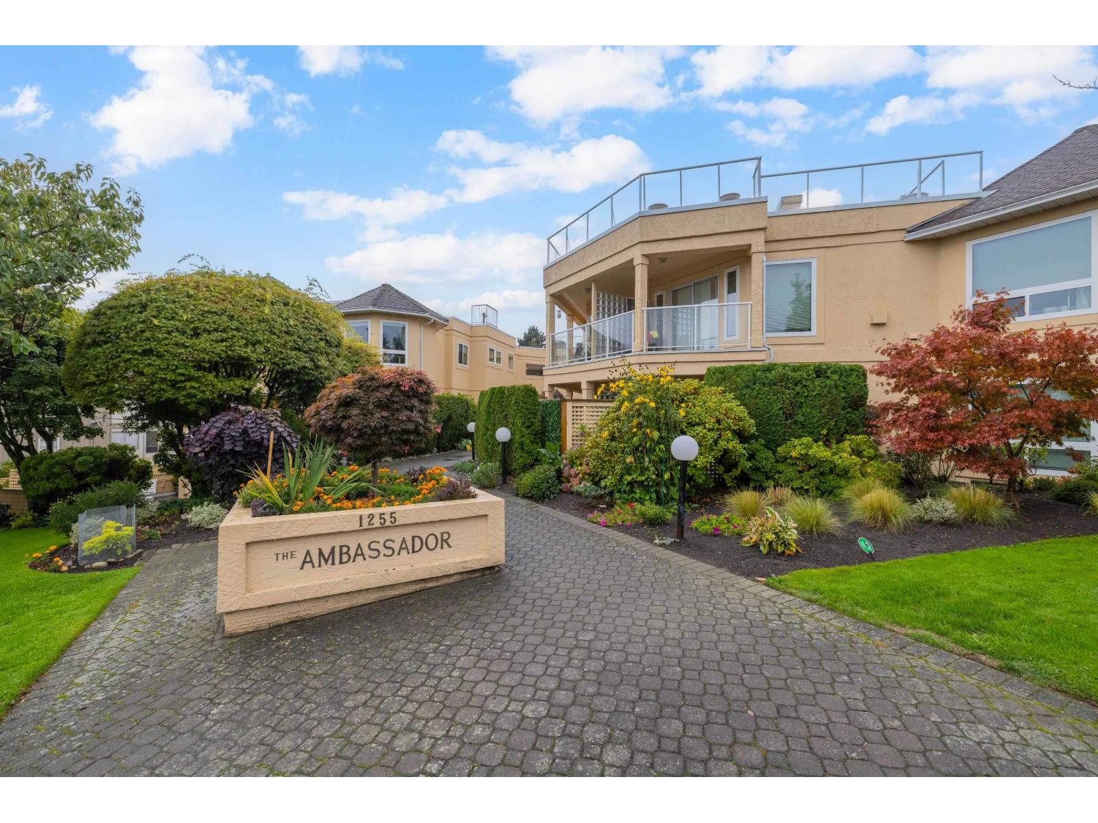 201 1255 BEST STREET, White Rock, British Columbia