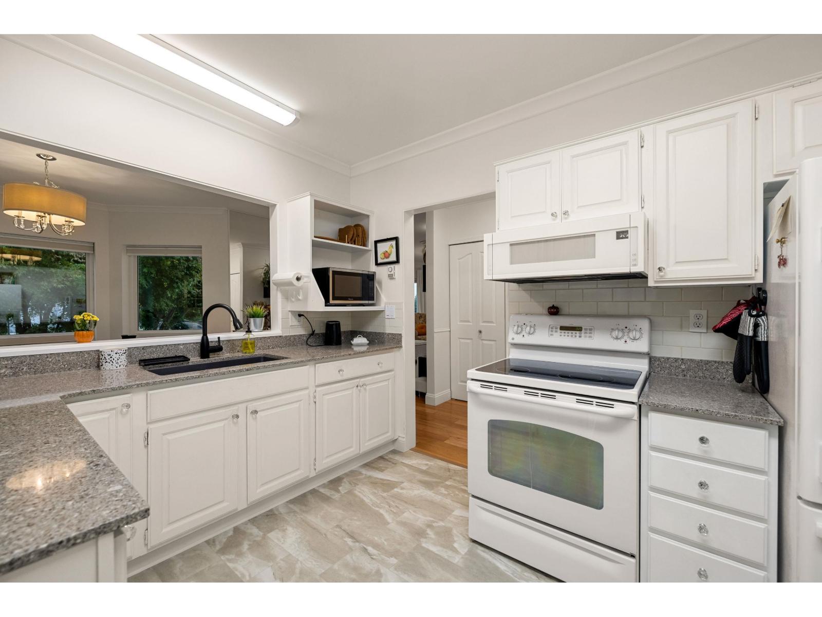 201 1255 Best Street, White Rock, British Columbia  V4B 4E1 - Photo 12 - R3058248