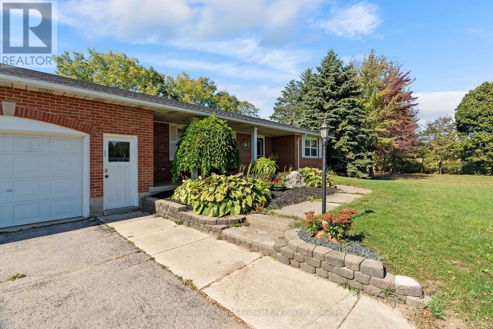 81993 Bluewater Highway, Ashfield-Colborne-Wawanosh, Ontario  N7A 3Y2 - Photo 4 - X12463718
