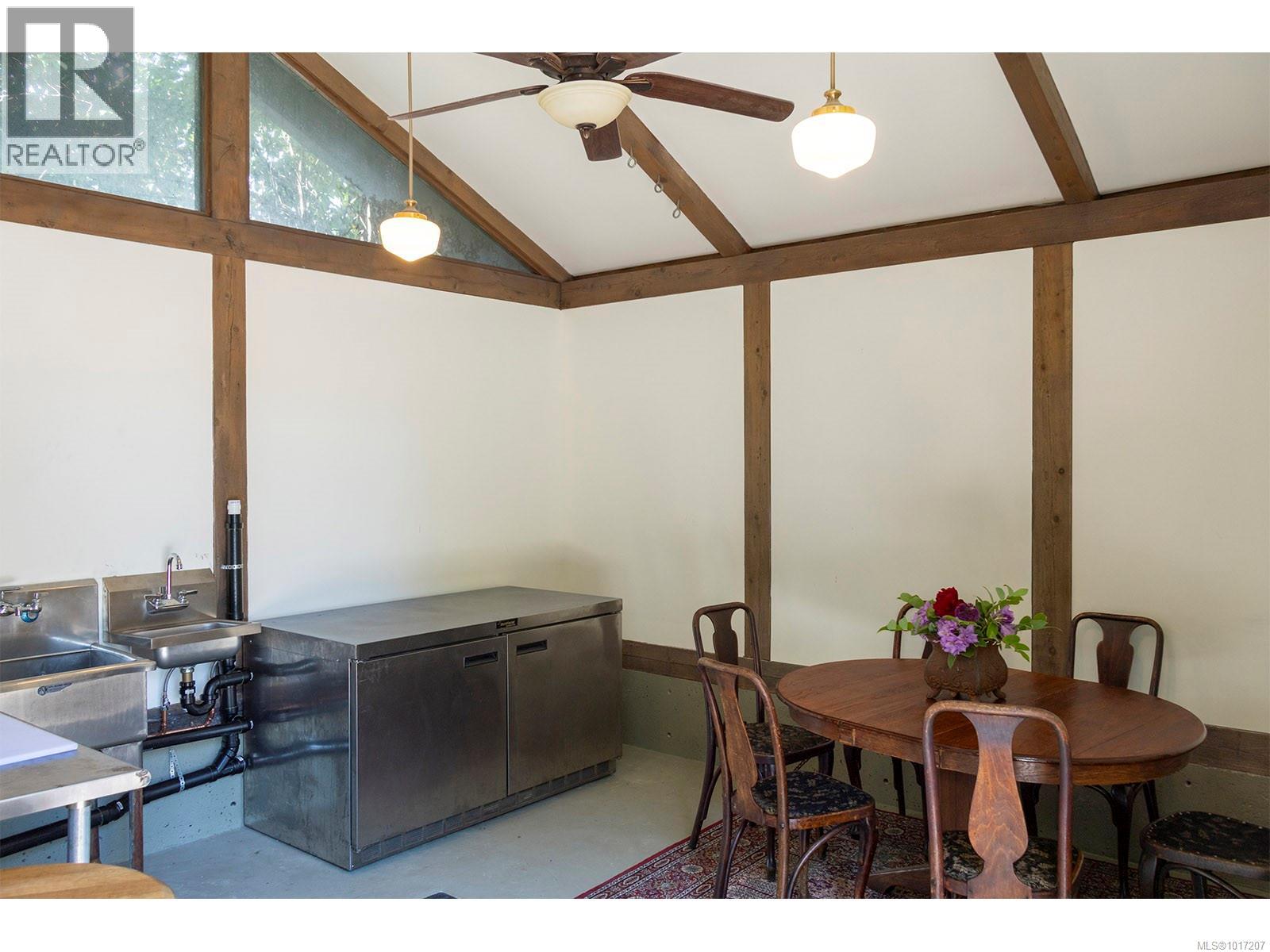 332 Catherine St, Victoria, British Columbia  V9A 3S8 - Photo 35 - 1017207