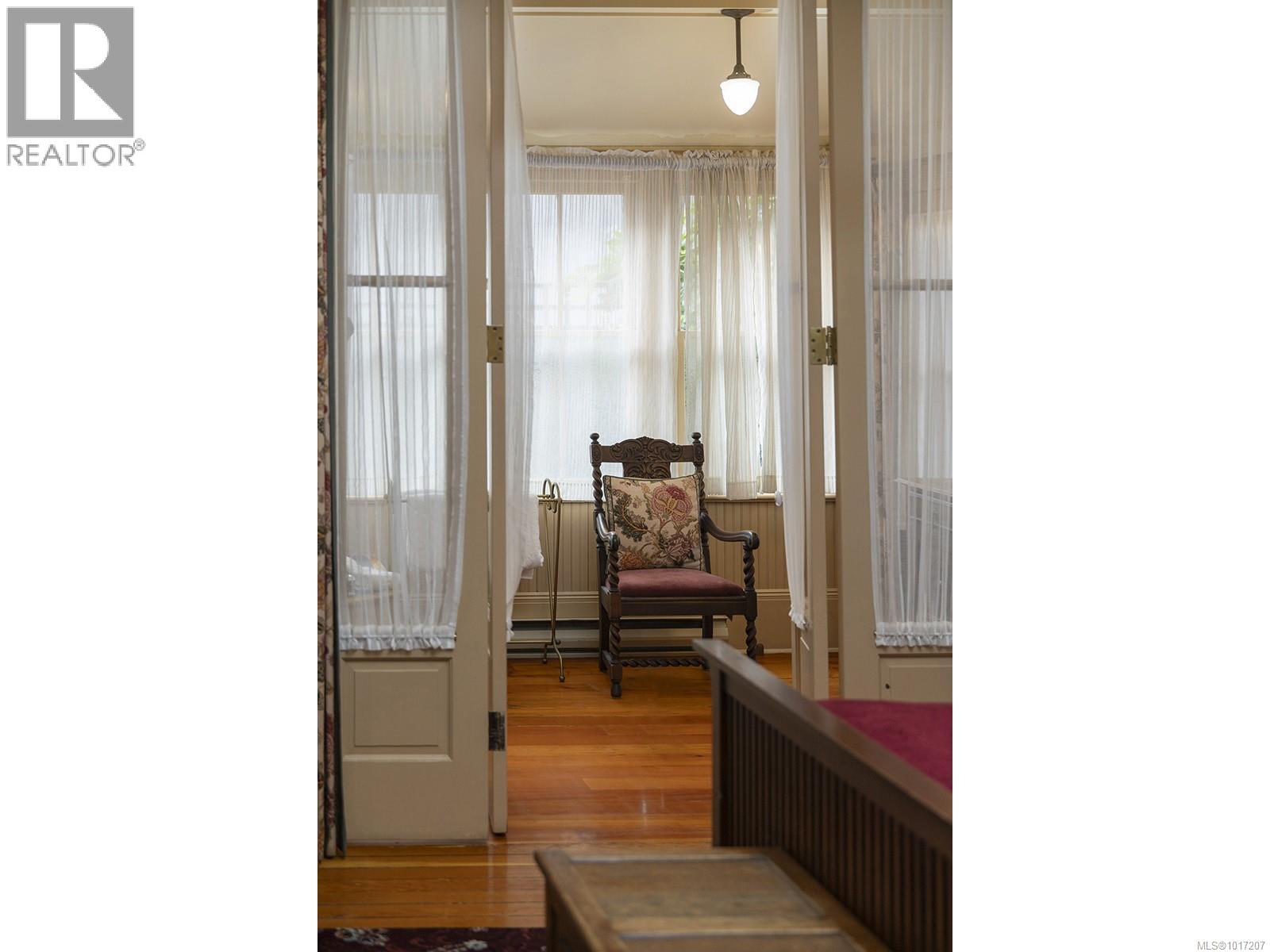 332 Catherine St, Victoria, British Columbia  V9A 3S8 - Photo 9 - 1017207