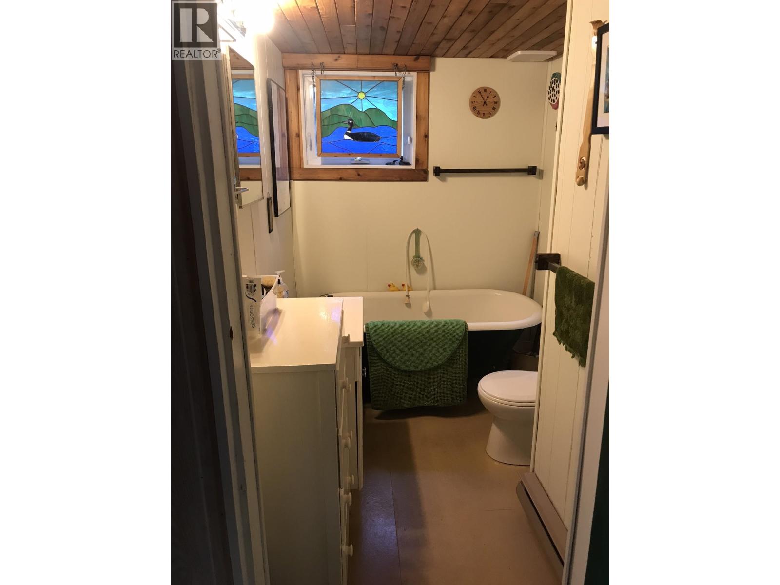 3548 Sellars Road, 100 Mile House, British Columbia  V0K 1L0 - Photo 25 - R3052024