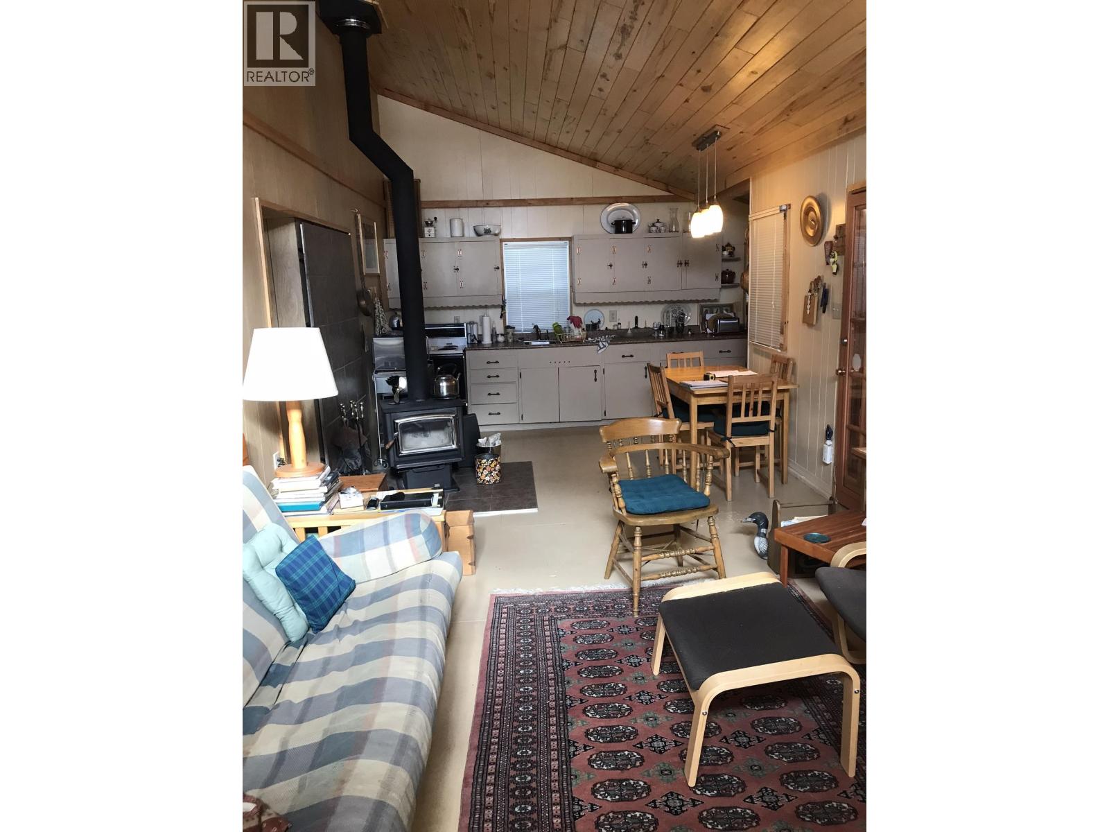 3548 Sellars Road, 100 Mile House, British Columbia  V0K 1L0 - Photo 19 - R3052024