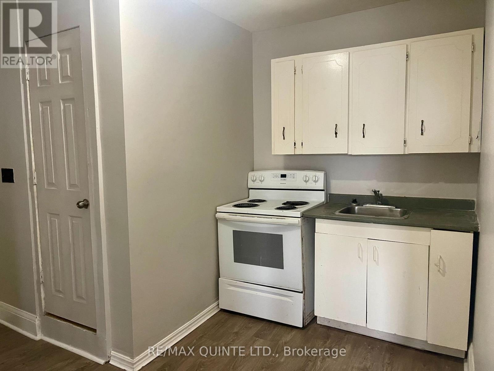 322 Coleman Street, Belleville, Ontario  K8P 3J2 - Photo 6 - X12464025