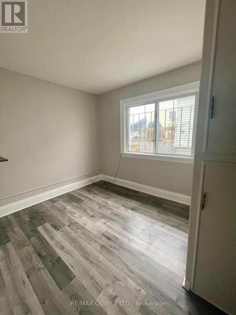 322 Coleman Street, Belleville, Ontario  K8P 3J2 - Photo 9 - X12464025
