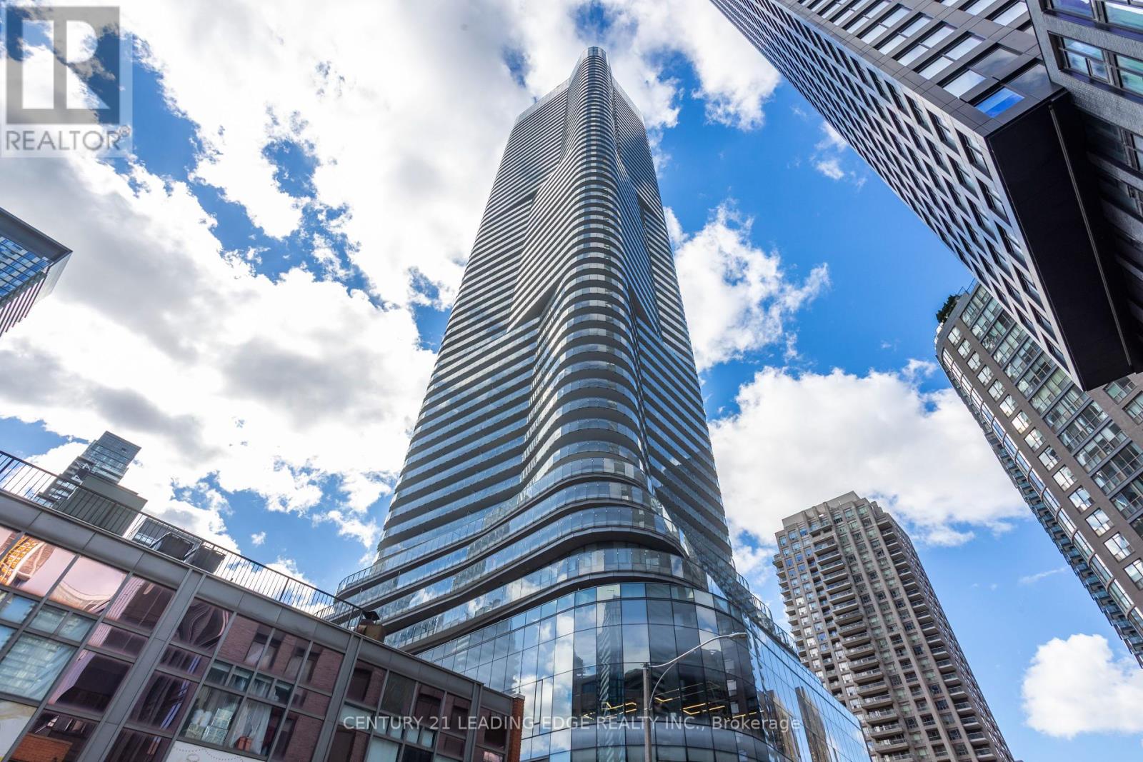 3912 - 11 WELLESLEY STREET W, Toronto, Ontario