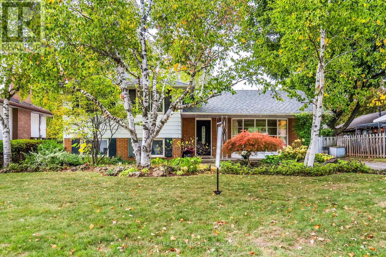 264 Tottenham Road, Burlington, Ontario  L7L 4G7 - Photo 4 - W12457349