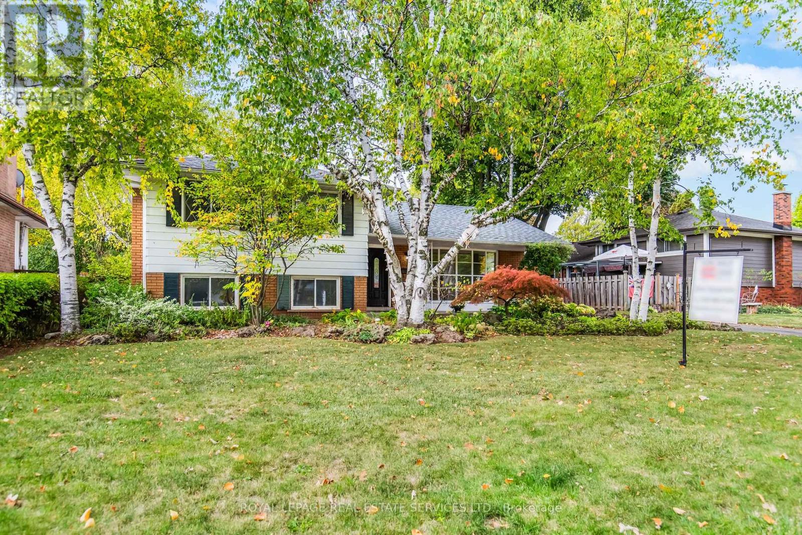 264 Tottenham Road, Burlington, Ontario  L7L 4G7 - Photo 1 - W12457349