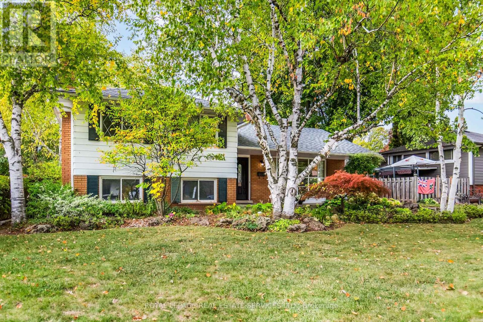 264 Tottenham Road, Burlington, Ontario  L7L 4G7 - Photo 2 - W12457349