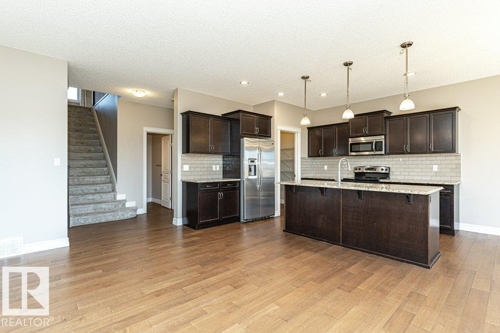 1920 33b St Nw, Edmonton, Alberta  T6T 0L3 - Photo 3 - E4462177