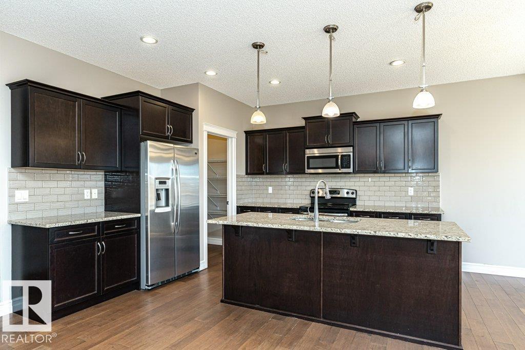 1920 33b St Nw, Edmonton, Alberta  T6T 0L3 - Photo 4 - E4462177