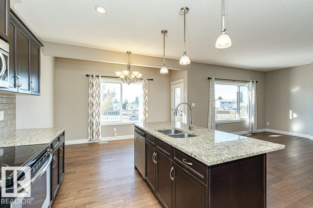 1920 33b St Nw, Edmonton, Alberta  T6T 0L3 - Photo 9 - E4462177