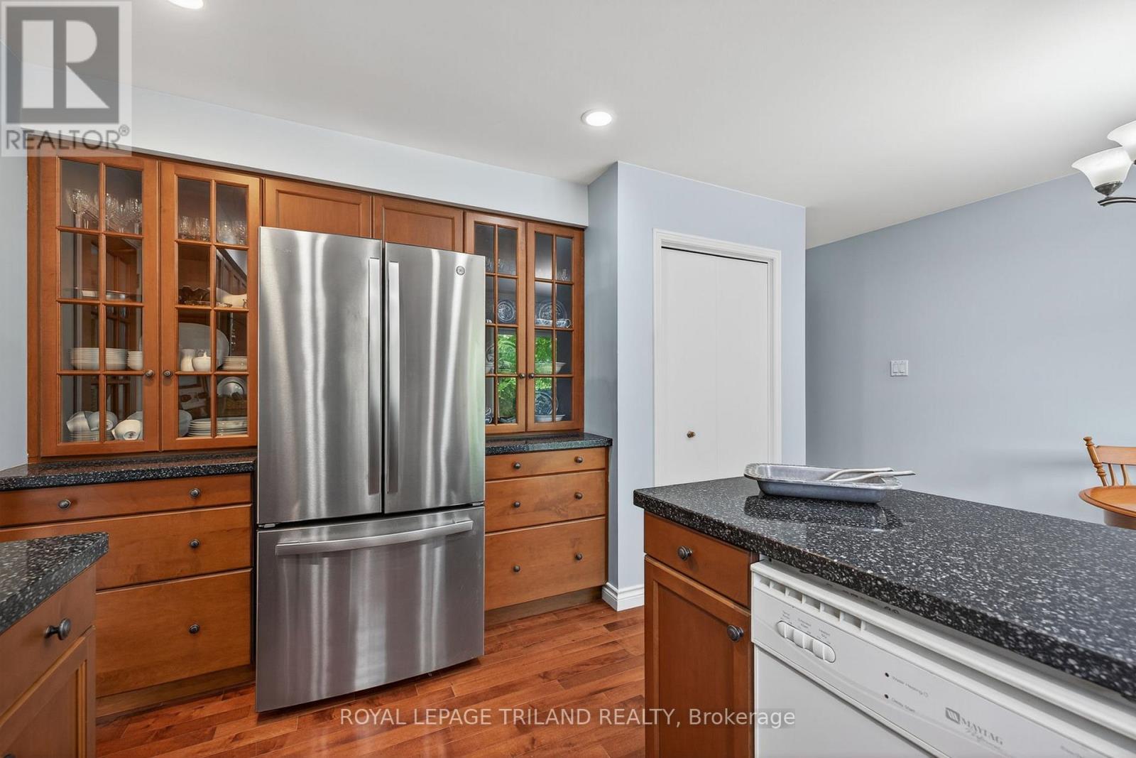 471 Billybrook Crescent, London North, Ontario  N5X 2Y7 - Photo 12 - X12464032