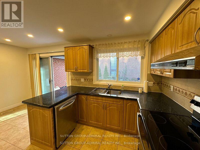 53 Bestview Drive, Toronto, Ontario  M2M 2X8 - Photo 10 - C12463840
