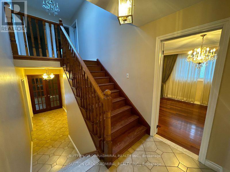 53 Bestview Drive, Toronto, Ontario  M2M 2X8 - Photo 12 - C12463840