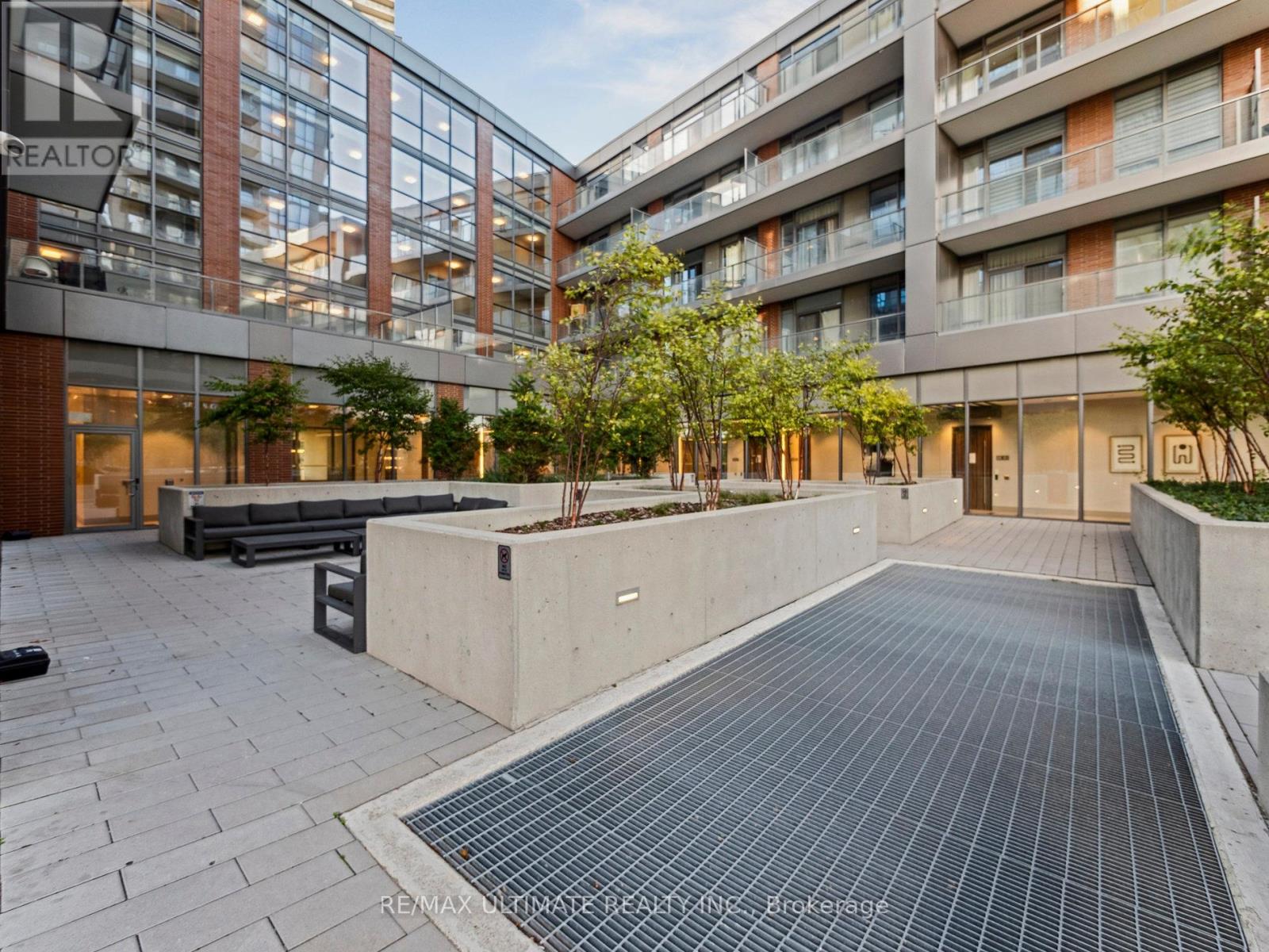 725 - 36 Forest Manor Road, Toronto, Ontario  M2J 1M5 - Photo 5 - C12463868