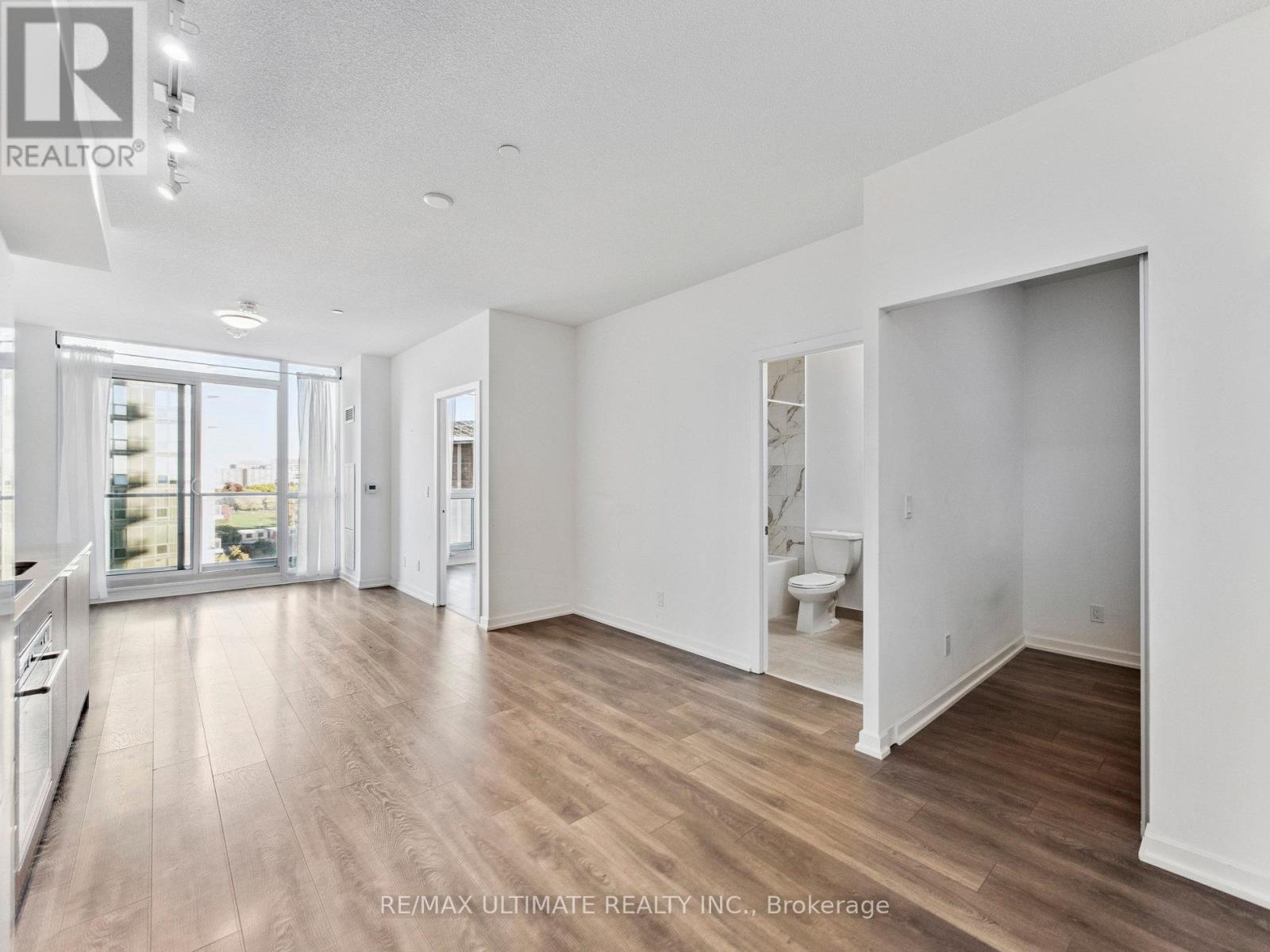 725 - 36 Forest Manor Road, Toronto, Ontario  M2J 1M5 - Photo 8 - C12463868