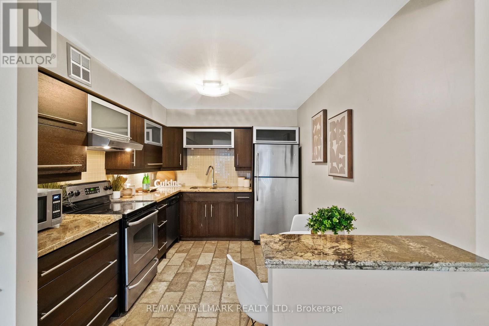 Th 15 - 260 Heath Street W, Toronto, Ontario  M5P 3L6 - Photo 14 - C12463929