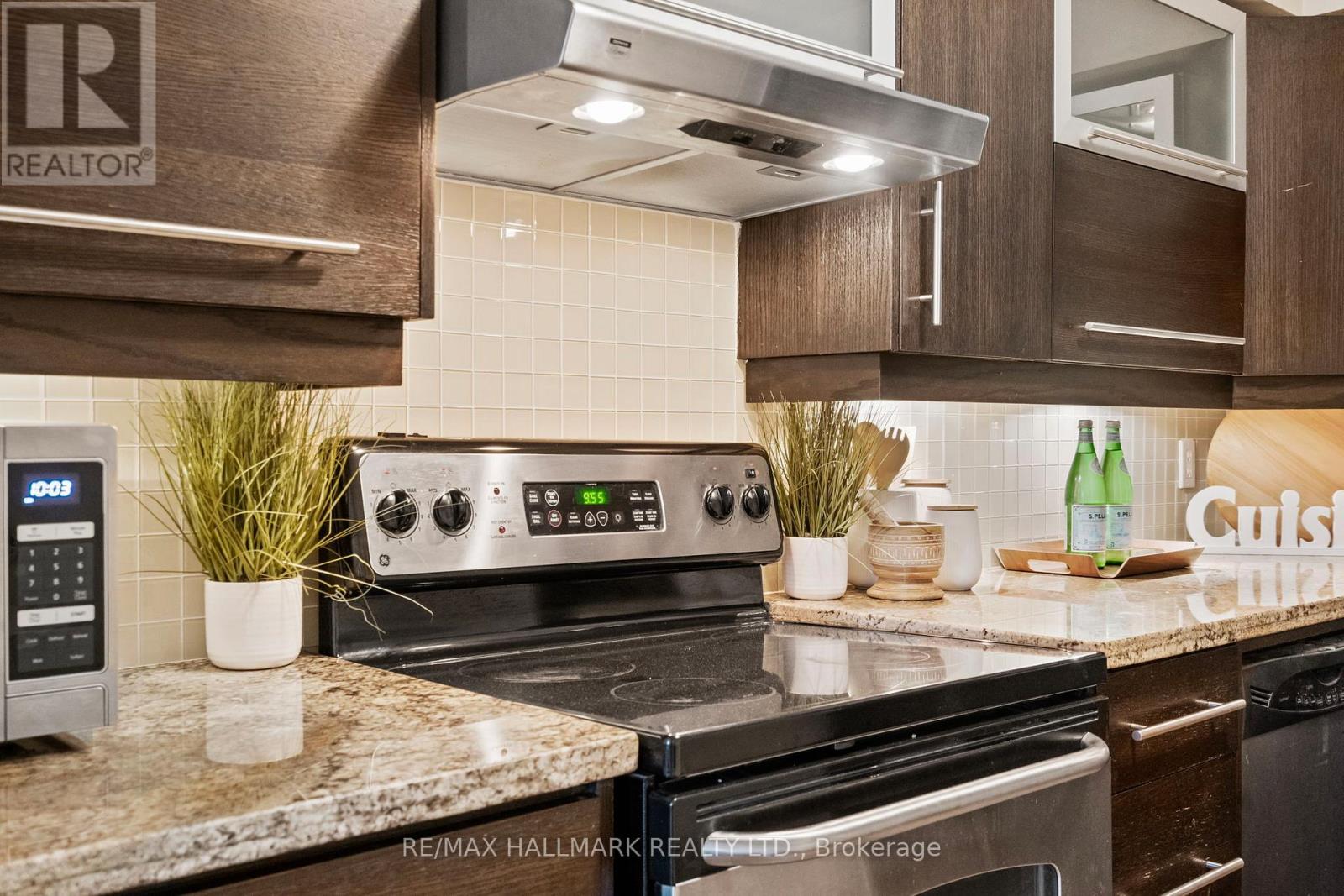 Th 15 - 260 Heath Street W, Toronto, Ontario  M5P 3L6 - Photo 17 - C12463929