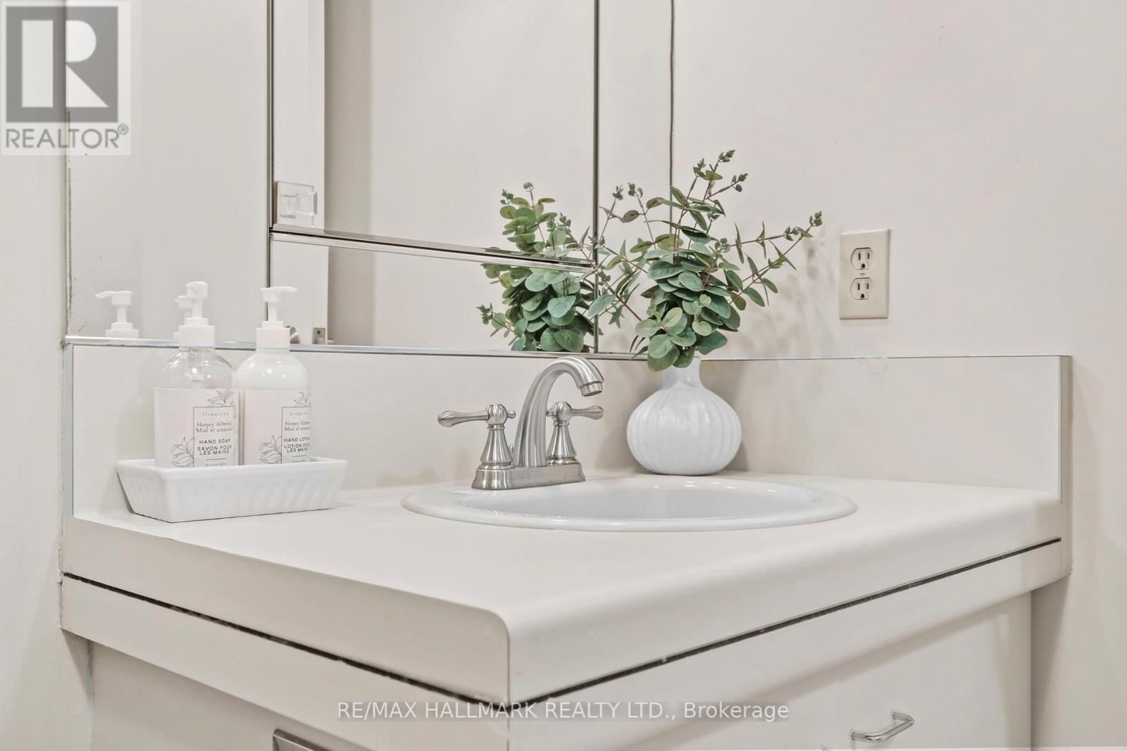Th 15 - 260 Heath Street W, Toronto, Ontario  M5P 3L6 - Photo 22 - C12463929