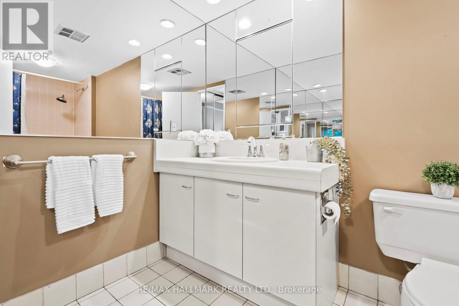 Th 15 - 260 Heath Street W, Toronto, Ontario  M5P 3L6 - Photo 32 - C12463929