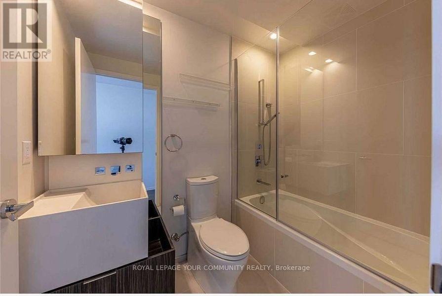 5409 - 1 Bloor Street E, Toronto, Ontario  M4W 0A8 - Photo 11 - C12463956