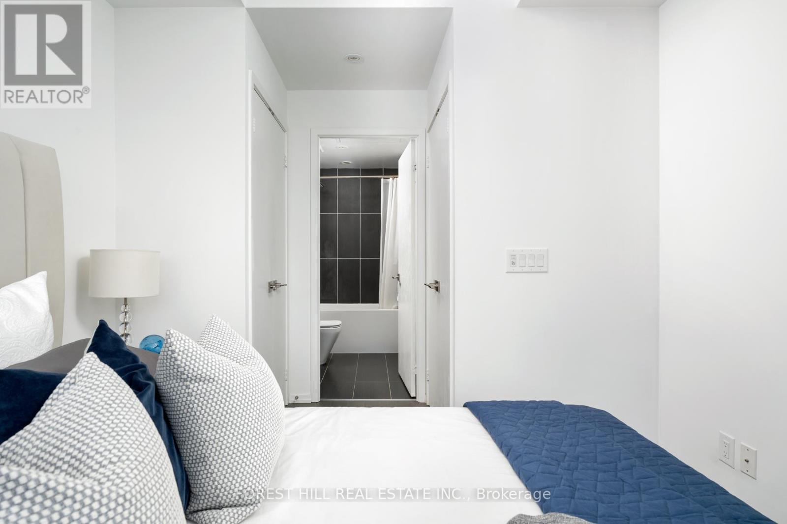 2517 - 70 Temperance St Street, Toronto, Ontario  M5H 0B1 - Photo 21 - C12463959