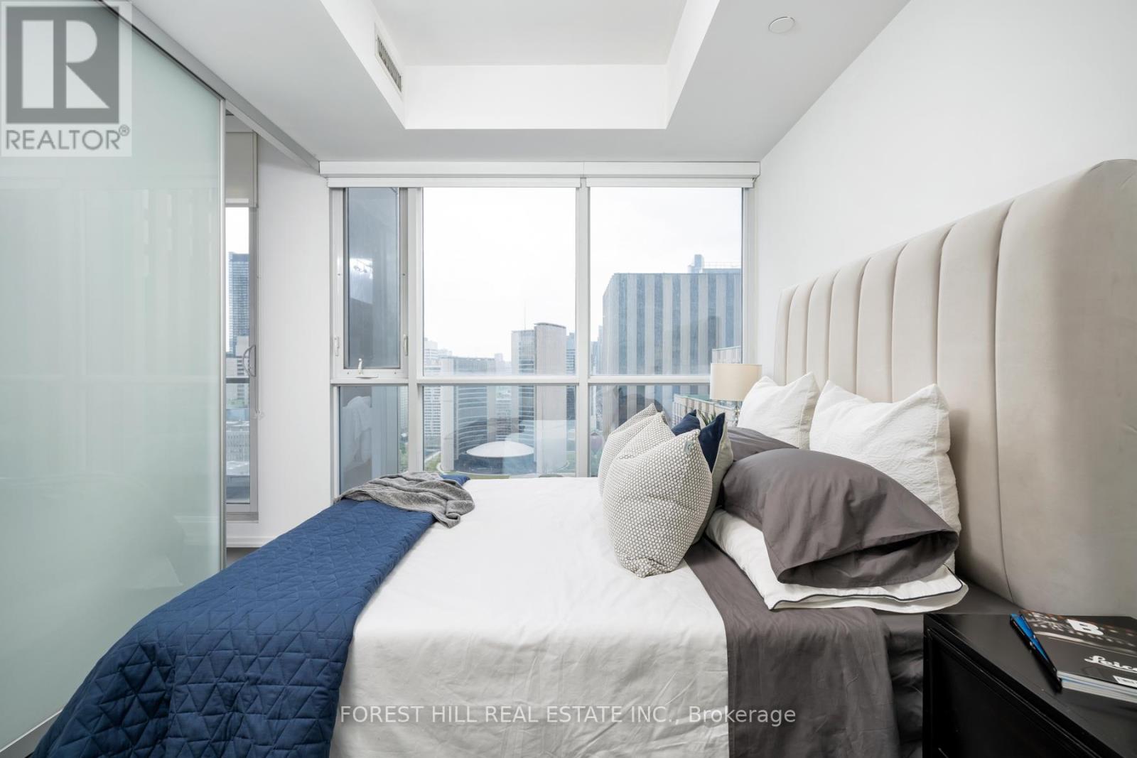2517 - 70 Temperance St Street, Toronto, Ontario  M5H 0B1 - Photo 22 - C12463959