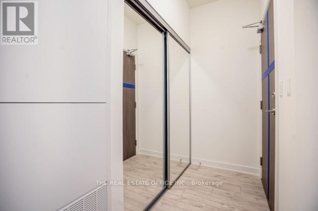 815w - 27 Bathurst Street, Toronto, Ontario  M5V 2P1 - Photo 2 - C12463965