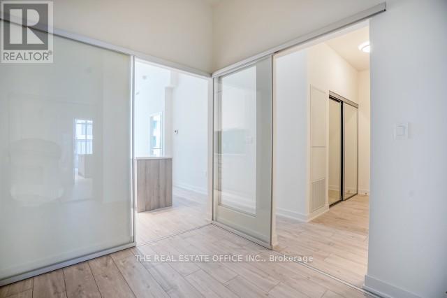 815w - 27 Bathurst Street, Toronto, Ontario  M5V 2P1 - Photo 6 - C12463965