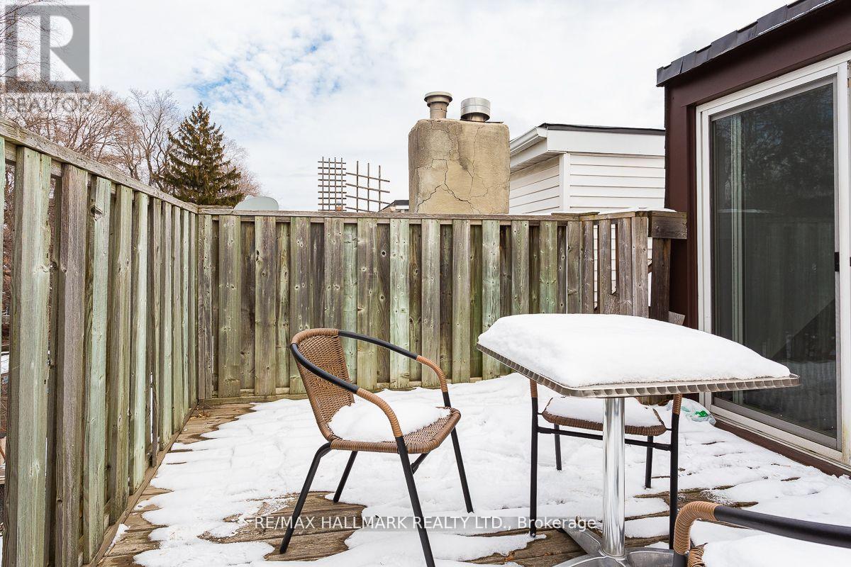 Upper - 48 Strathcona Avenue, Toronto, Ontario  M4J 1G8 - Photo 13 - E12463856
