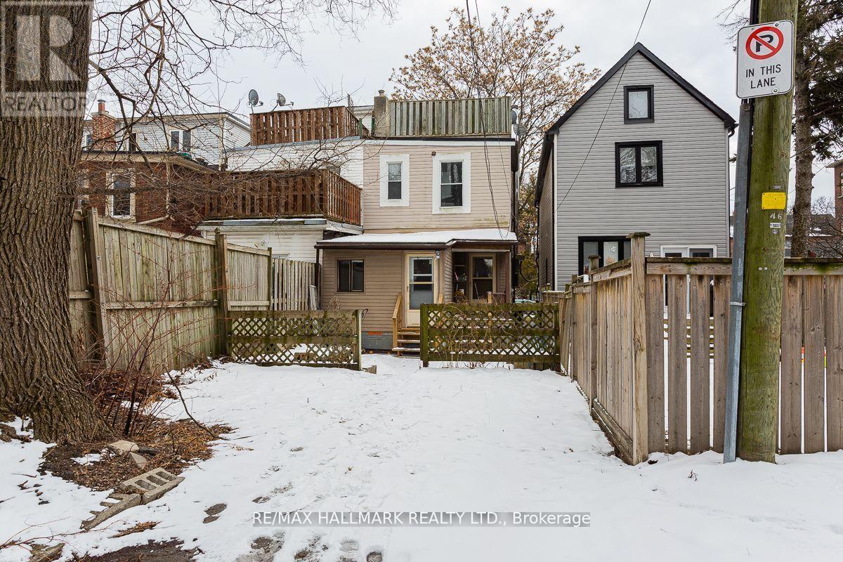 Upper - 48 Strathcona Avenue, Toronto, Ontario  M4J 1G8 - Photo 14 - E12463856