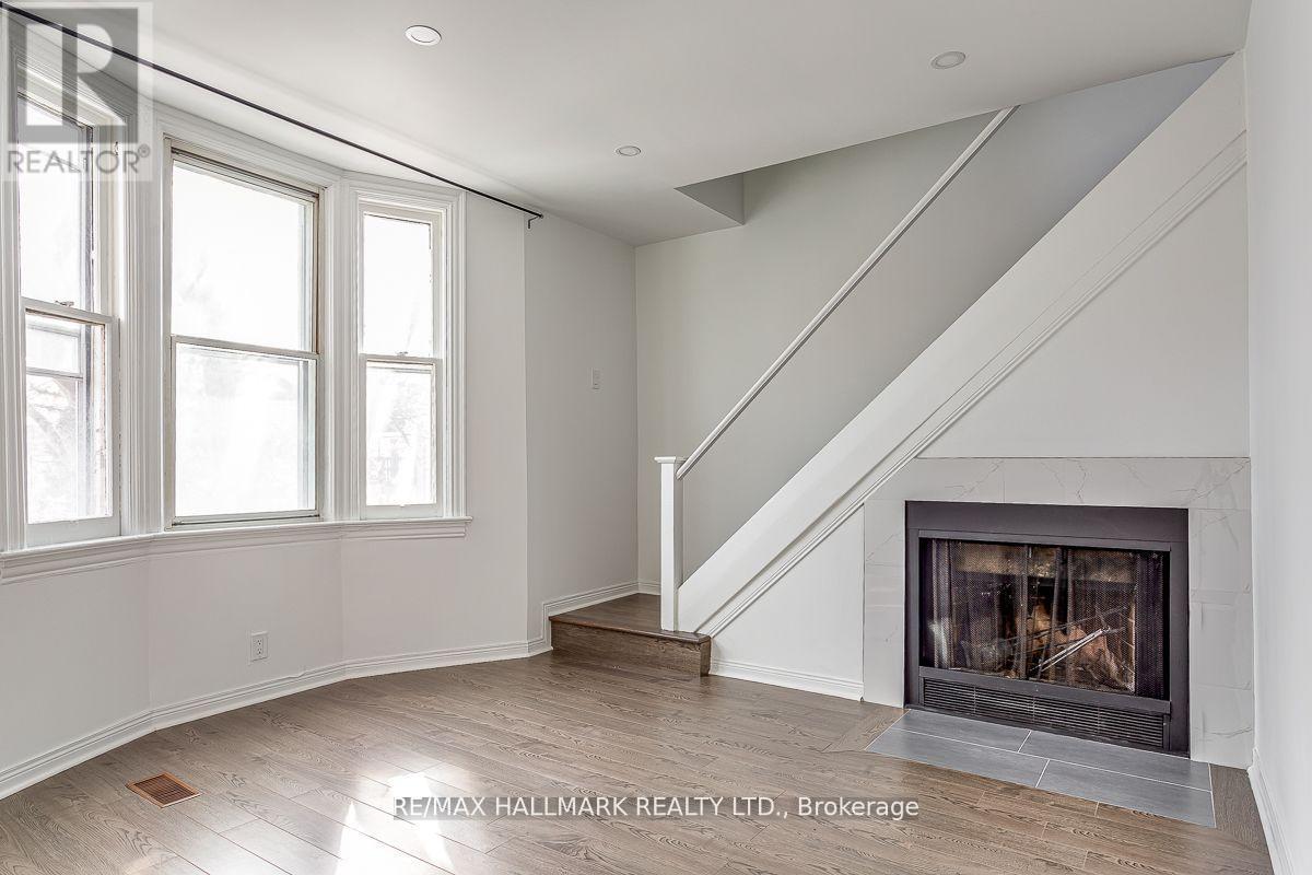 Upper - 48 Strathcona Avenue, Toronto, Ontario  M4J 1G8 - Photo 4 - E12463856