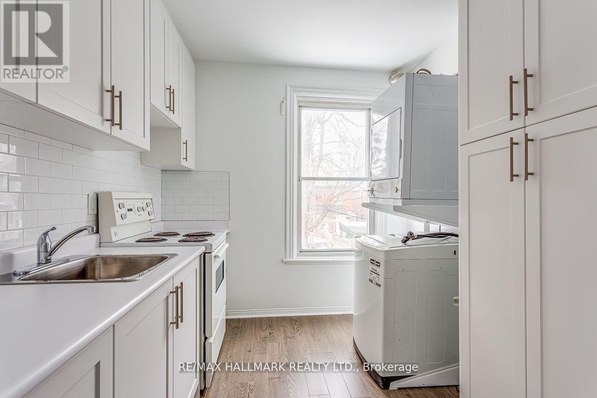 Upper - 48 Strathcona Avenue, Toronto, Ontario  M4J 1G8 - Photo 6 - E12463856