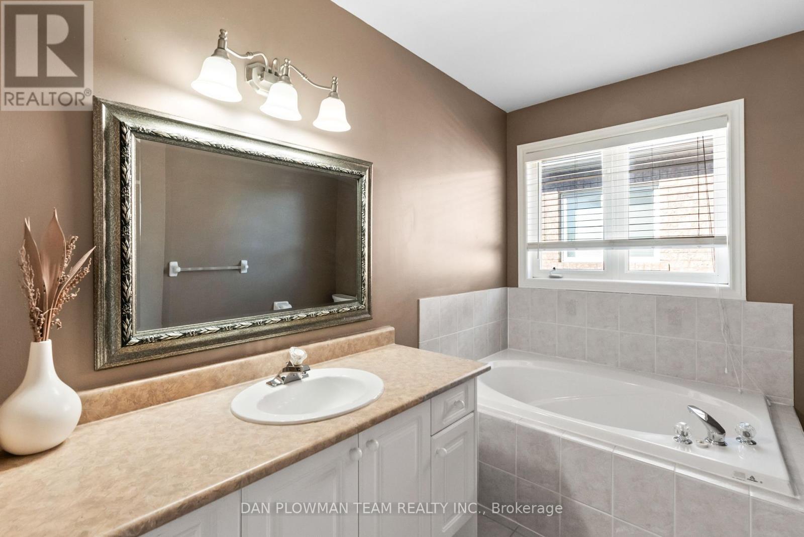 6 Tormina Boulevard, Whitby, Ontario  L1R 3B2 - Photo 20 - E12463898