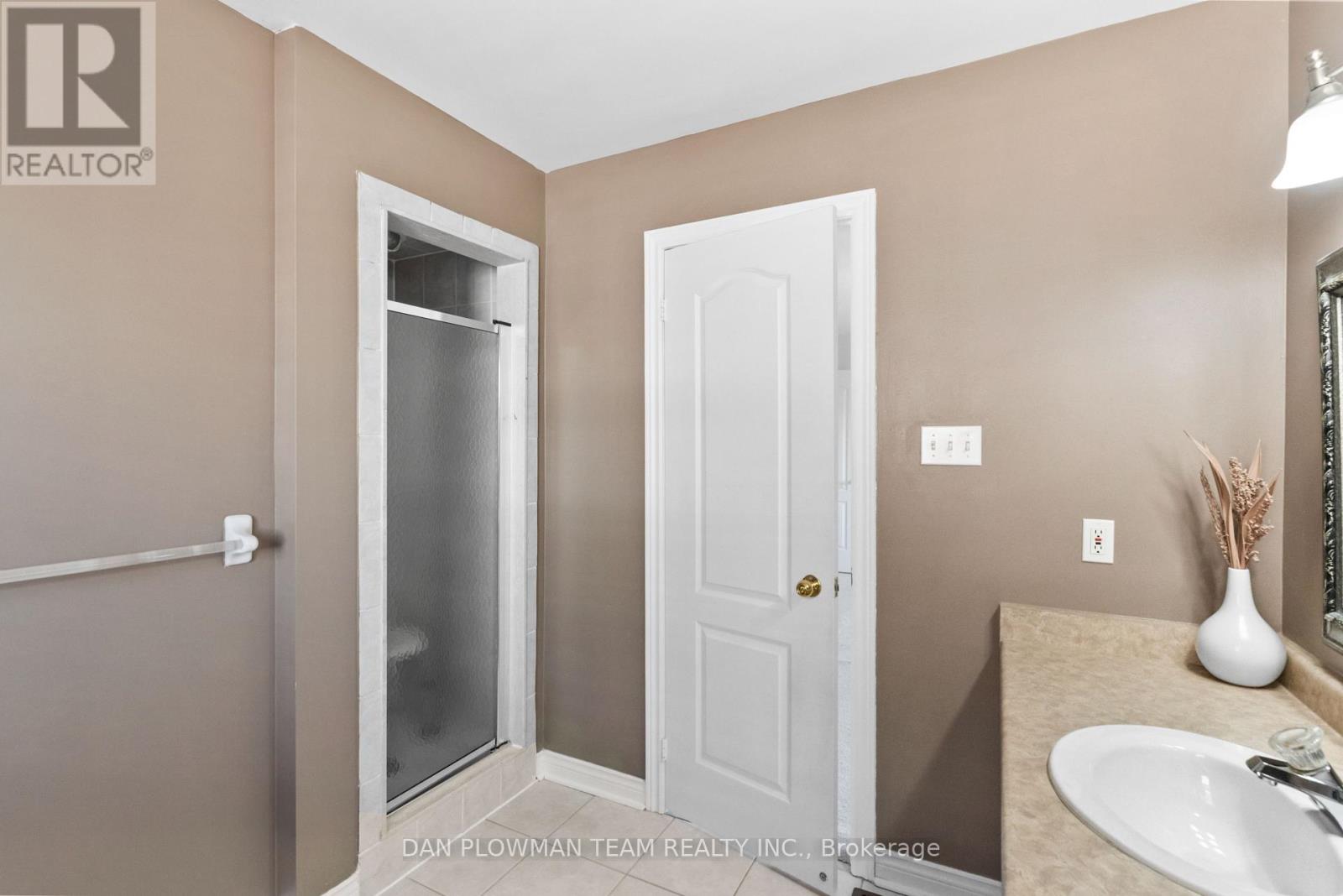 6 Tormina Boulevard, Whitby, Ontario  L1R 3B2 - Photo 21 - E12463898