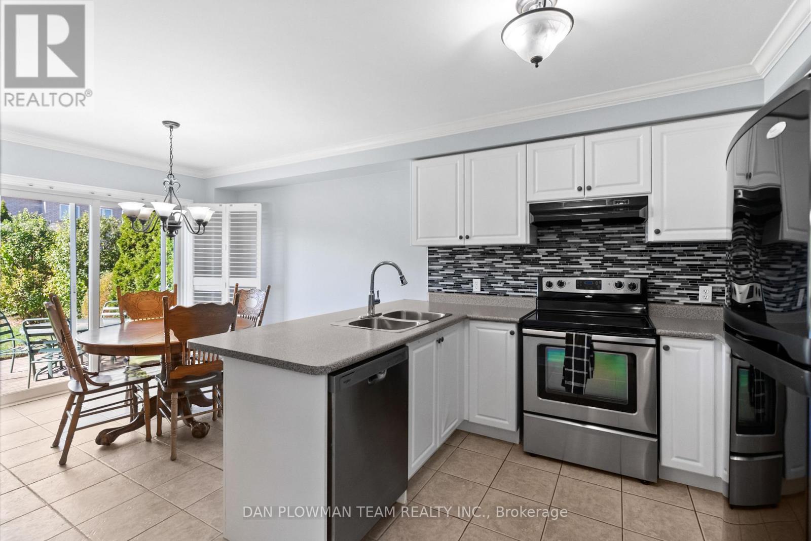 6 Tormina Boulevard, Whitby, Ontario  L1R 3B2 - Photo 7 - E12463898