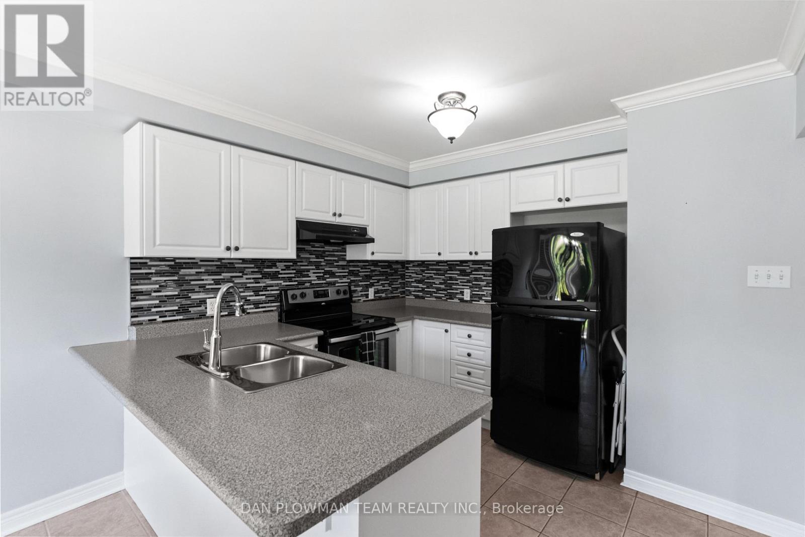 6 Tormina Boulevard, Whitby, Ontario  L1R 3B2 - Photo 8 - E12463898