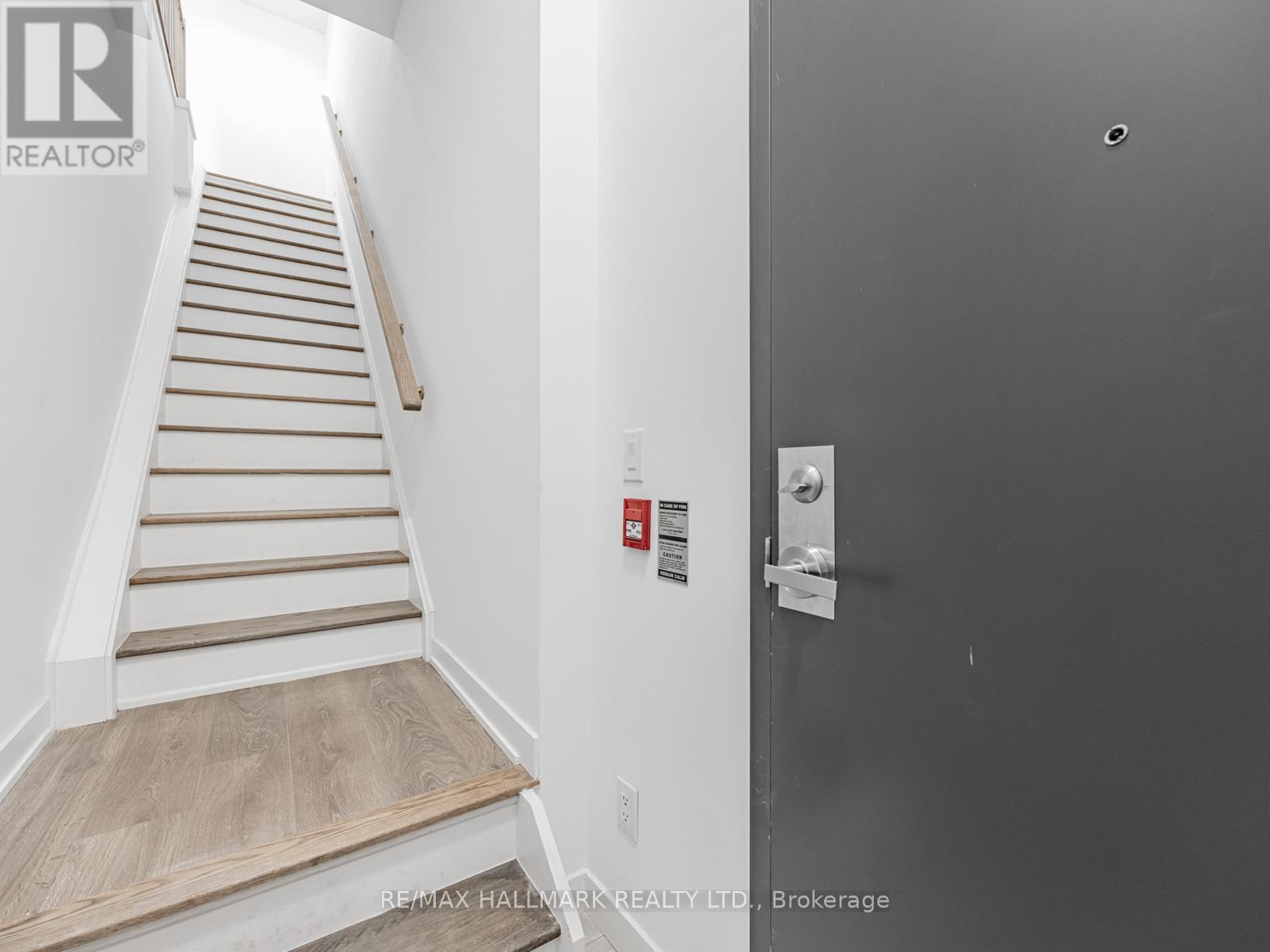 1 - 1491 O'connor Drive, Toronto, Ontario  M4B 2V5 - Photo 2 - E12463961