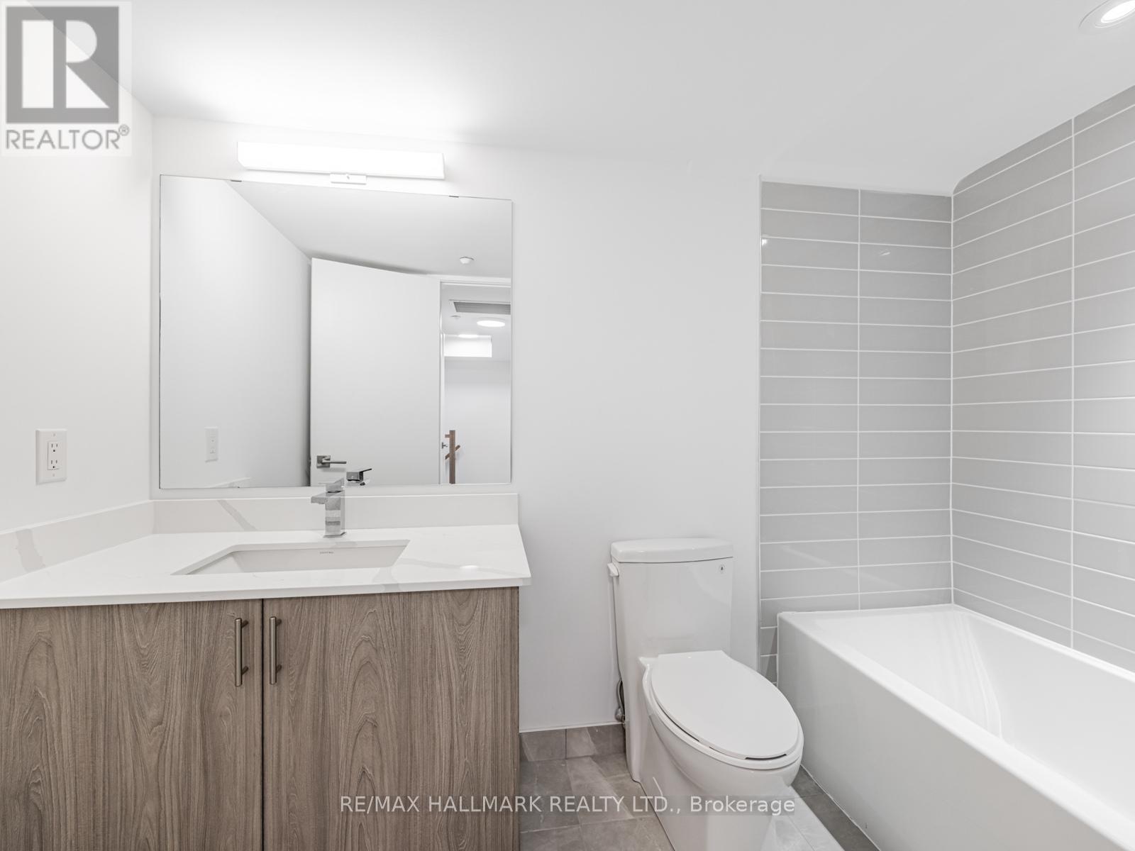 1 - 1491 O'connor Drive, Toronto, Ontario  M4B 2V5 - Photo 4 - E12463961